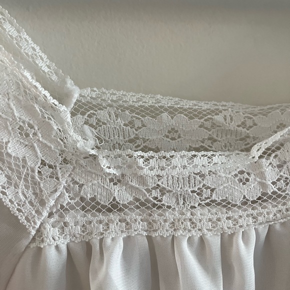White babydoll blouse top with lace detail - Picture 4 of 4